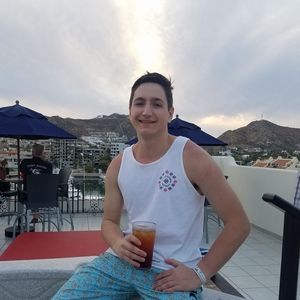 Meet your Posher, Avery